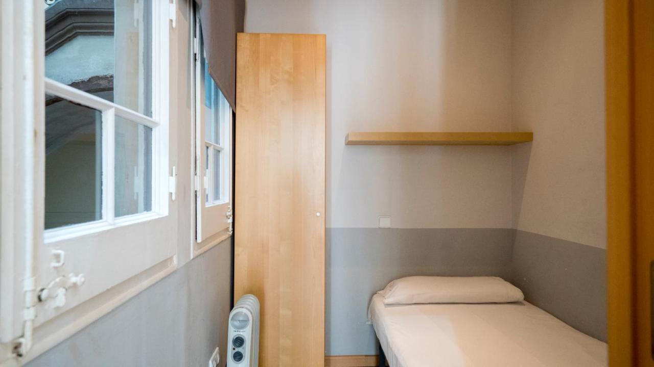 Apartamento Entenca บาร์เซโลนา ภายนอก รูปภาพ